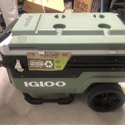 Igloo Cooler Trailmate Journey  70qt NEW