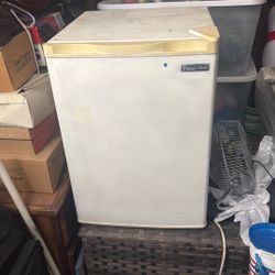 Mini Fridge Magic Chef $60 OBO