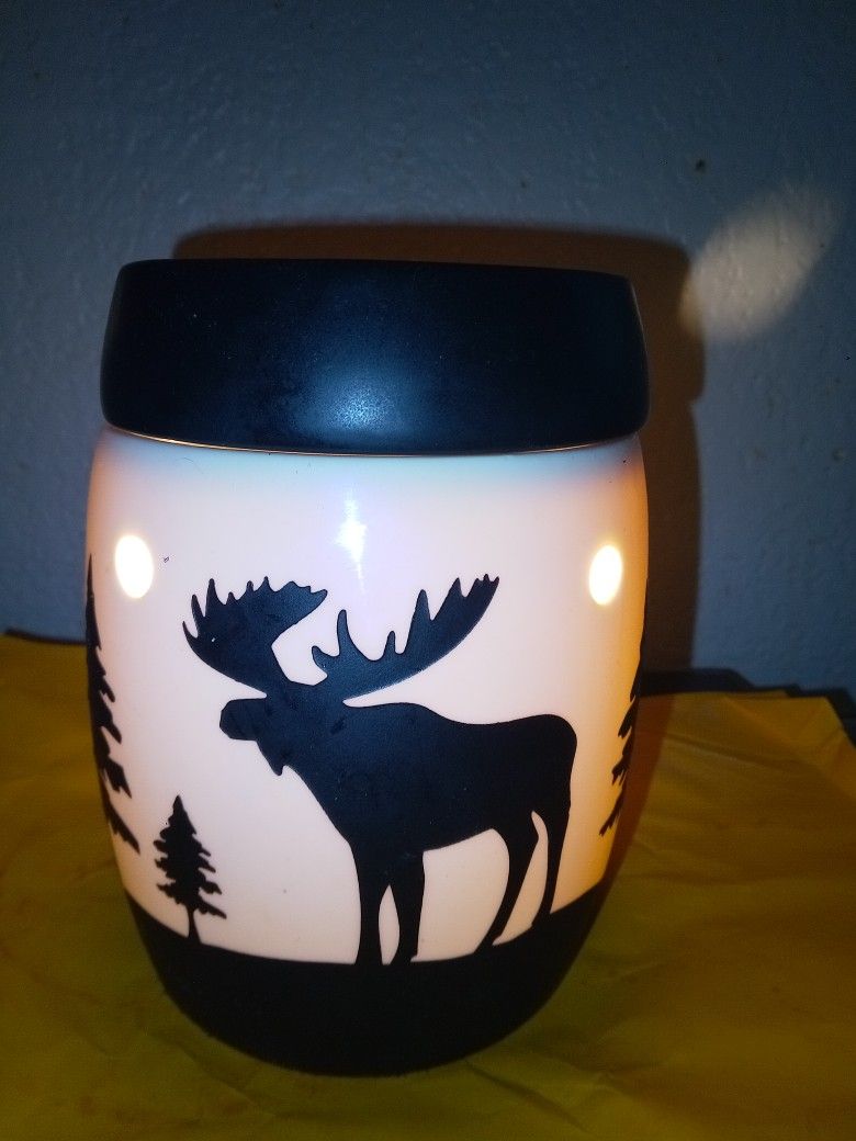 Scentsy Yukon Woodland Wax Warmer Moose Woods Trees Lodge Cabin