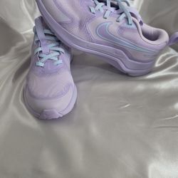 Nike Cosmic Runner 