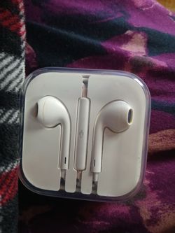 Apple ear buds new