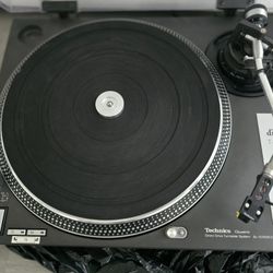 Technics 1210Mk2 Turntable