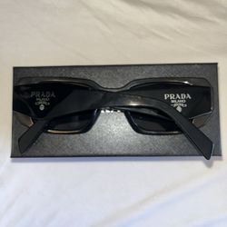 Like New Prada Sunglasses (black)
