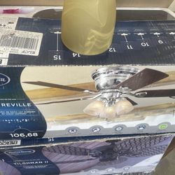 ventilador harbor brezze nuevo le falta una compita de  cristal  esta nuevo $40   lo tengo en el centro 