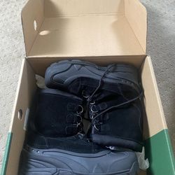 Outside / Snow Boots 