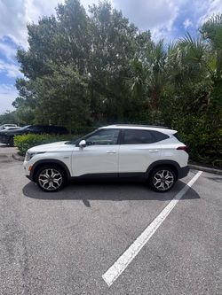 2021 Kia Seltos S AWD – Clean Title – Well Maintained