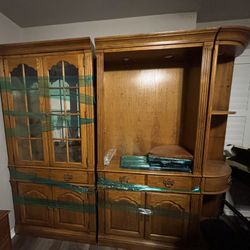 4 Piece China Cabinet. Amazing Condition $300 OBO