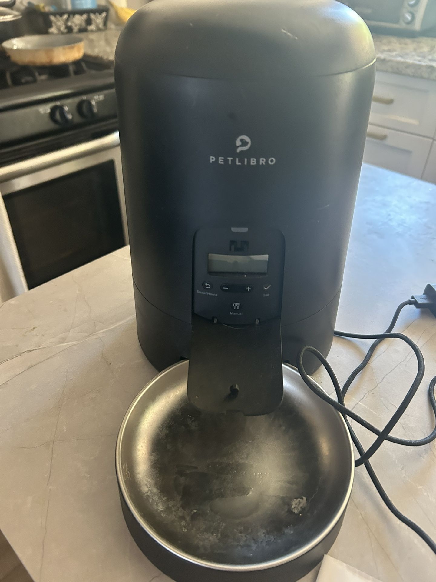 Automatic Pet Food Dispenser 