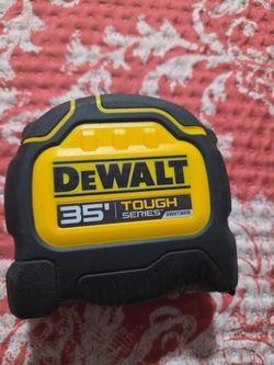 Metro Dewalt 35'