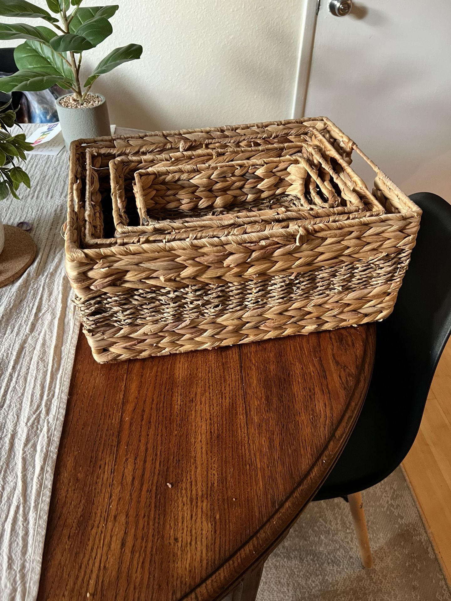 (4) Nesting Baskets 
