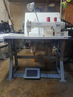 Maquina industrial JUKI de una aguja