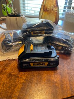 New Dewalt Batteries 20V 1.5 $25 Each Cada Una