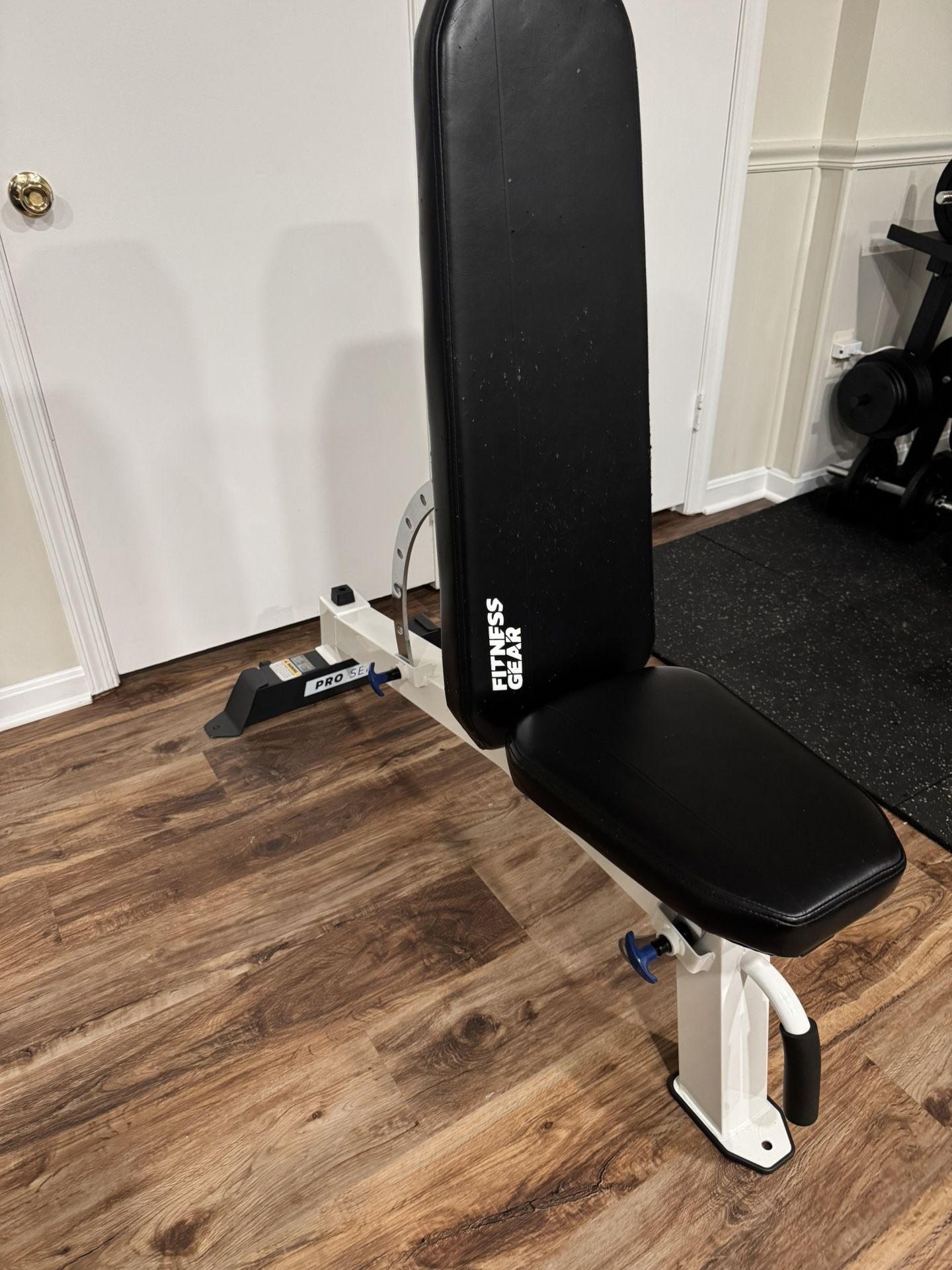 Weight Bench - Fitness Gear