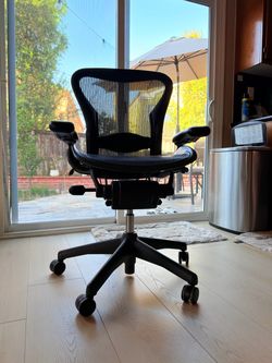 Herman Miller - Aeron Chair