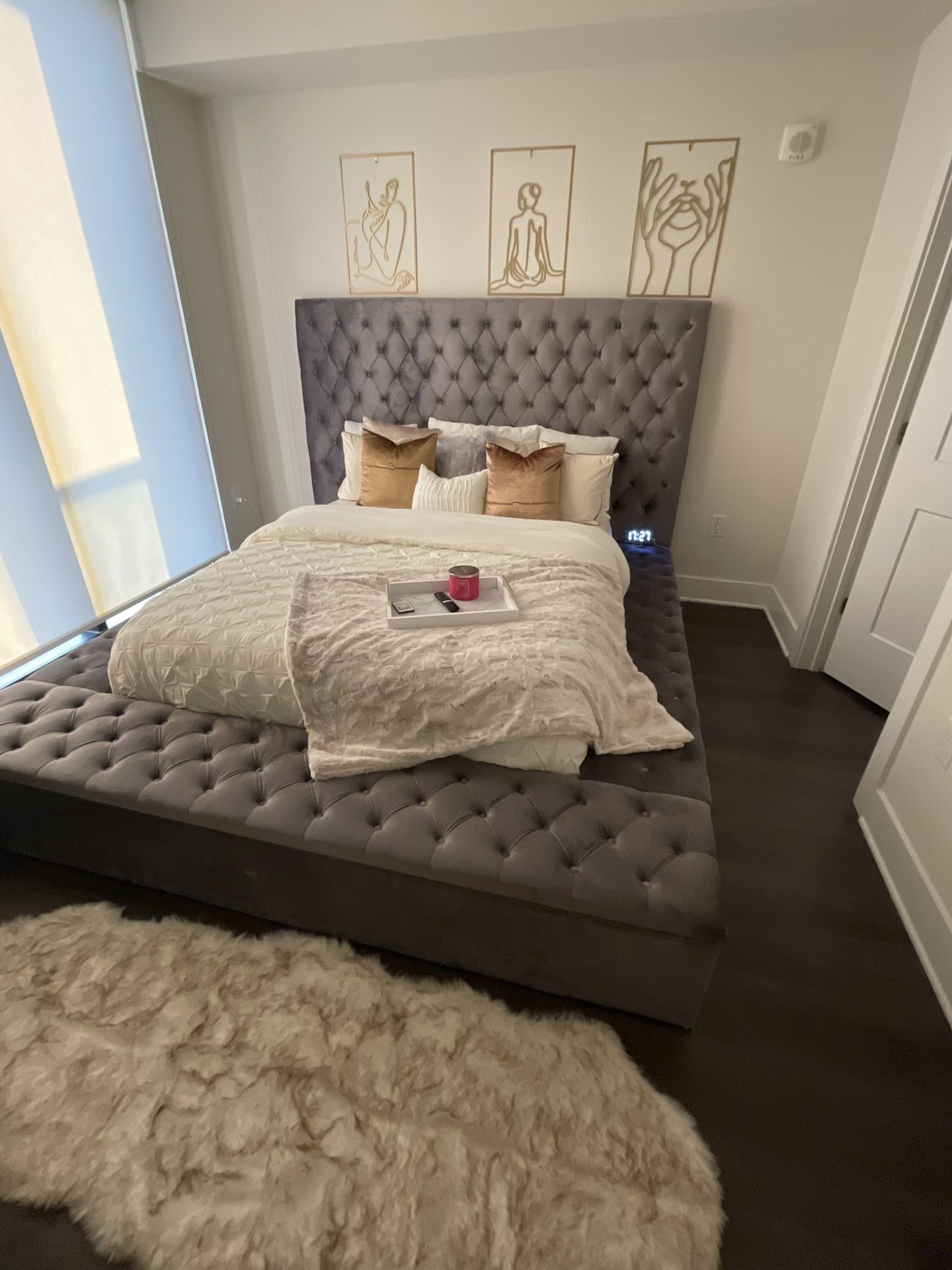 Queen Upholstered Velvet Bed Frame (Grey)
