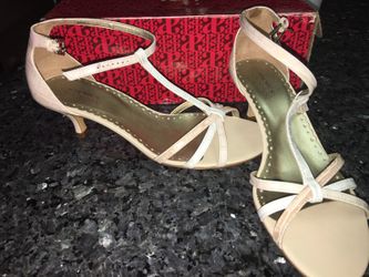 Heeled sandals size 6.