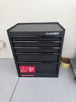 Husky heavy duty toolbox