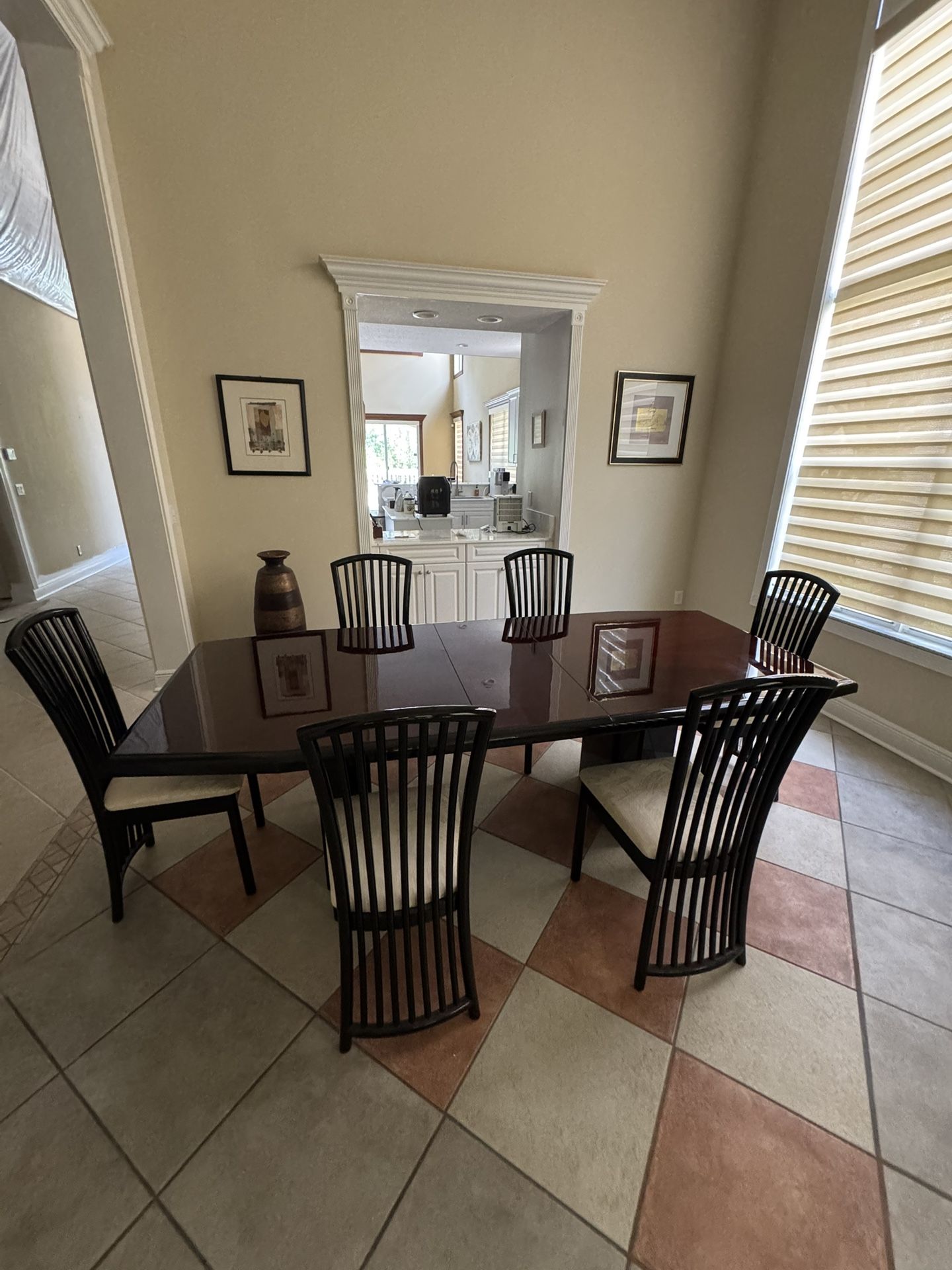 Elegant Mahogany Dining Room Table w/Leaf