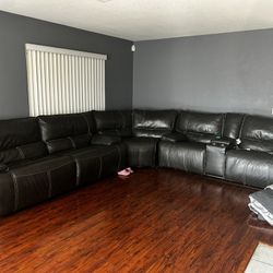 Used Sectional Recliners In Good Condition 