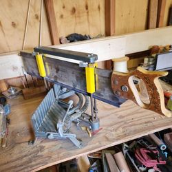 Craftsman miter box with saw