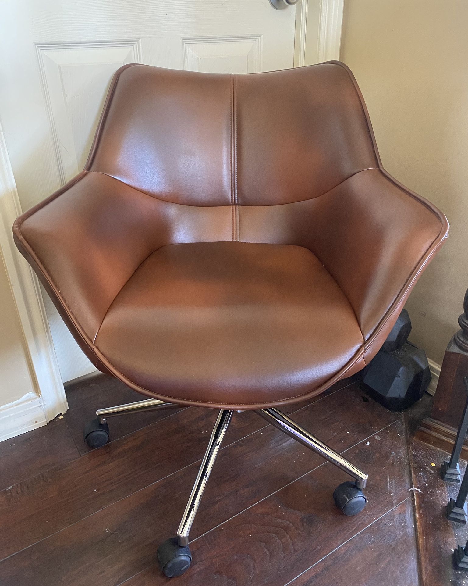 Brand New XIZZI Brown Traditional Adjustable Height Swivel Faux Leather Desk Chair