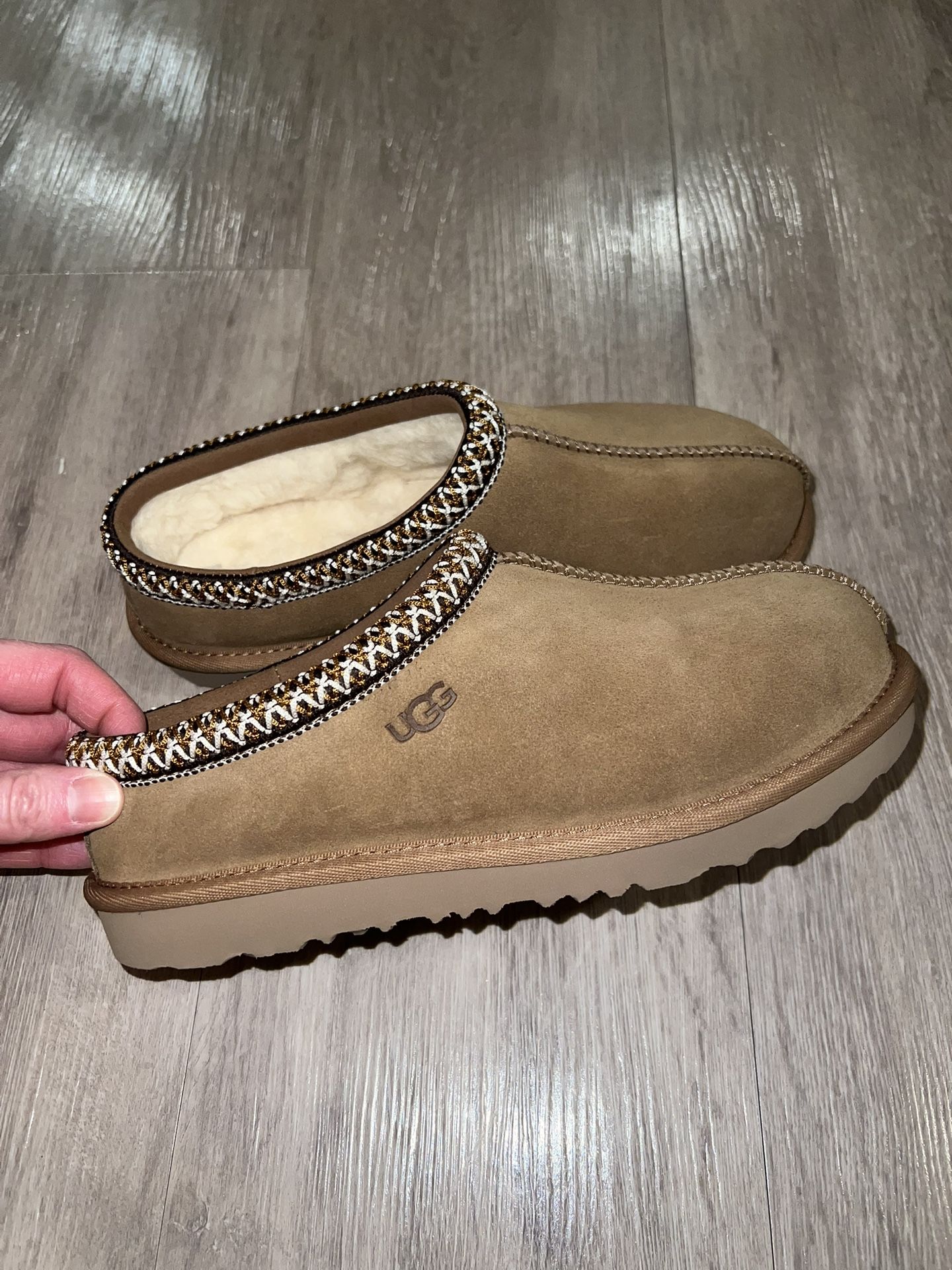 UGG Tasman || Embroidered Slippers Big Kids Size 4 New