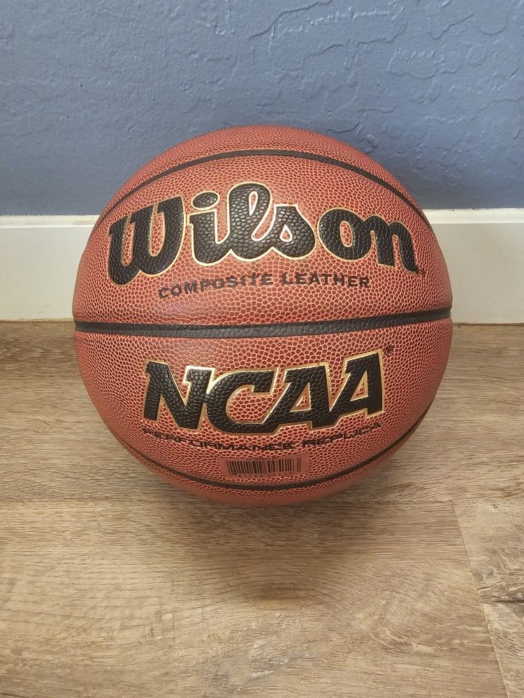 Wilson ncaa performance replica basketball 29.5" men's