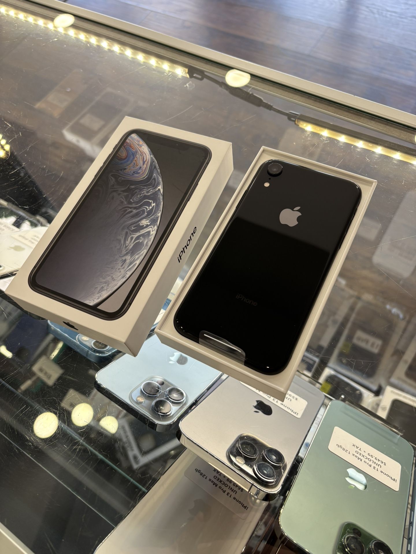 iPhone XR 64gb AT&T/CRICKET (BRAND NEW)