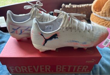 Soccer cleats