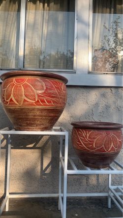 Outdoor decor pots
