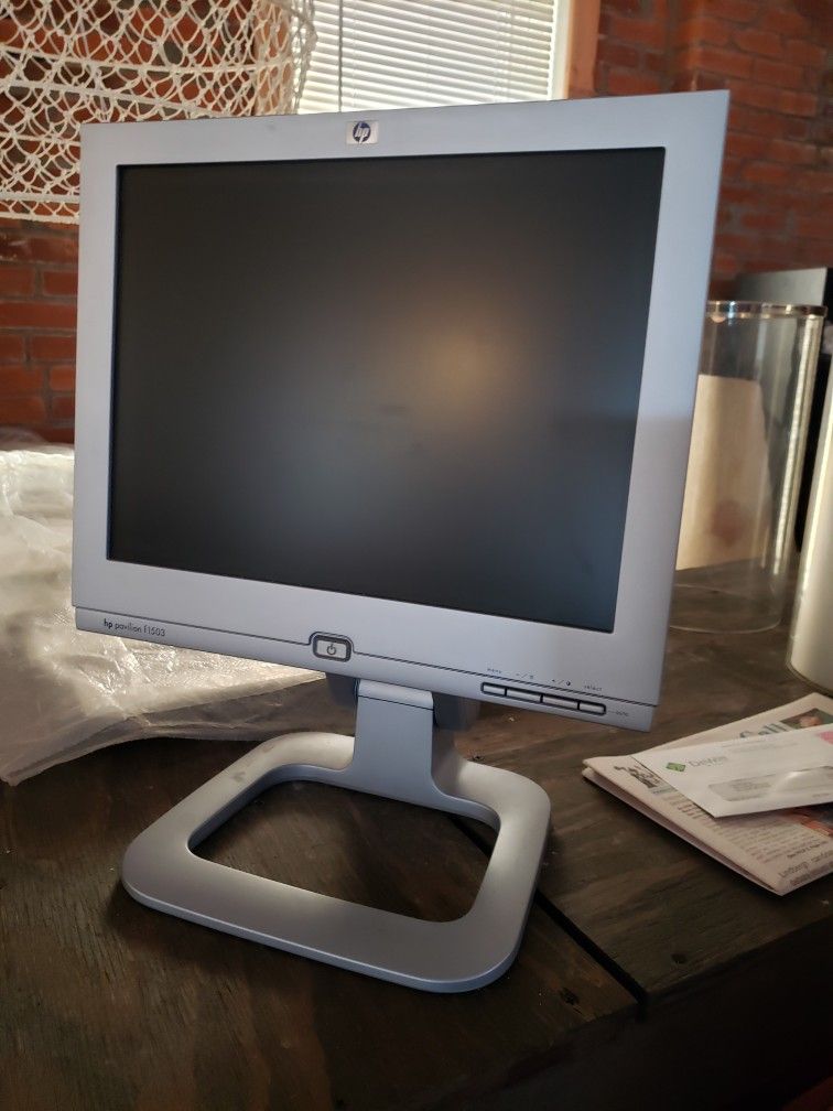 Hp Monitor Screen 12x14 Adjustable