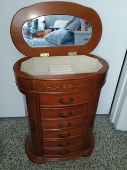Jewelry box