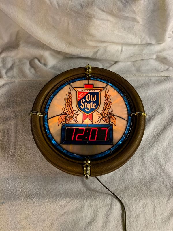 Beautiful old style beer wall clock, sign (from 1988) for Sale in