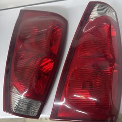 2002 Chevy Avalanche Tail lights