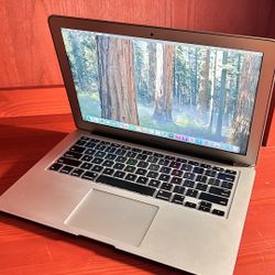 Apple MacBook Air 13” I5/8GB/128GB SSD macOS 15.1 Sequoia $200