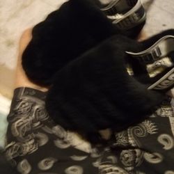 UGG Slippers Size 6