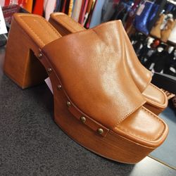 Gorgeous Brown Platform Heels/ Size 13/ New/ $25 Cash Only/ Blue Diamond & Rainbow