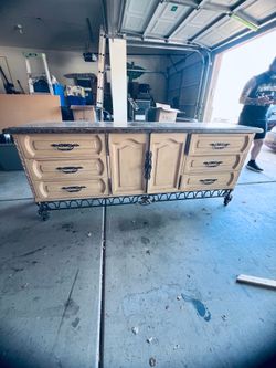 Dresser