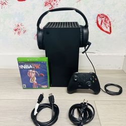 Xbox Series X - DISC Version - 1 TB , Bonus 1 Game  , 1 Head Set ( Used )