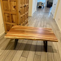 Farmhouse Style Coffee Table 