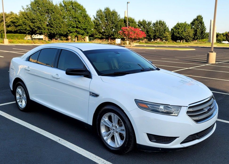 2016 Ford Taurus