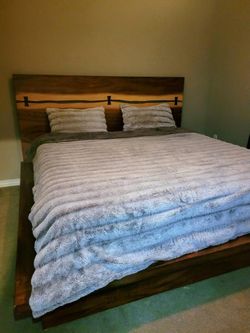 King Wooden Bedroom Set