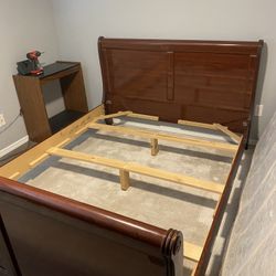 *PENDING* FREE Queen Bed Frame