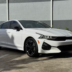 2022 Kia K5 GT Line