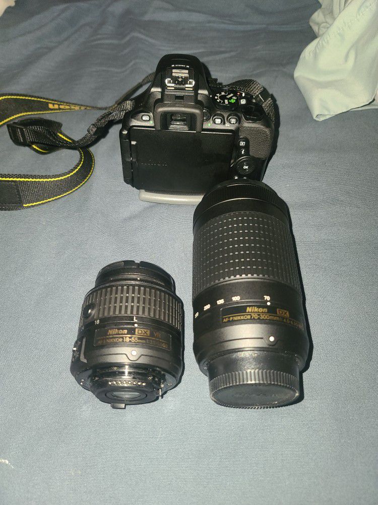 Nikon D5600 Body + 2 Lenses 