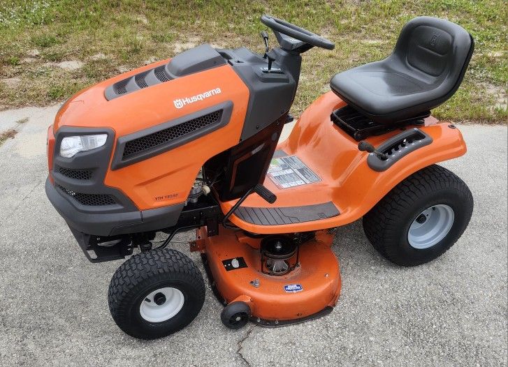 2020 Husqvarna YTH18542 riding mower, Runs good   delivery available,  18.5hp engine, 42" deck and auto transmission 