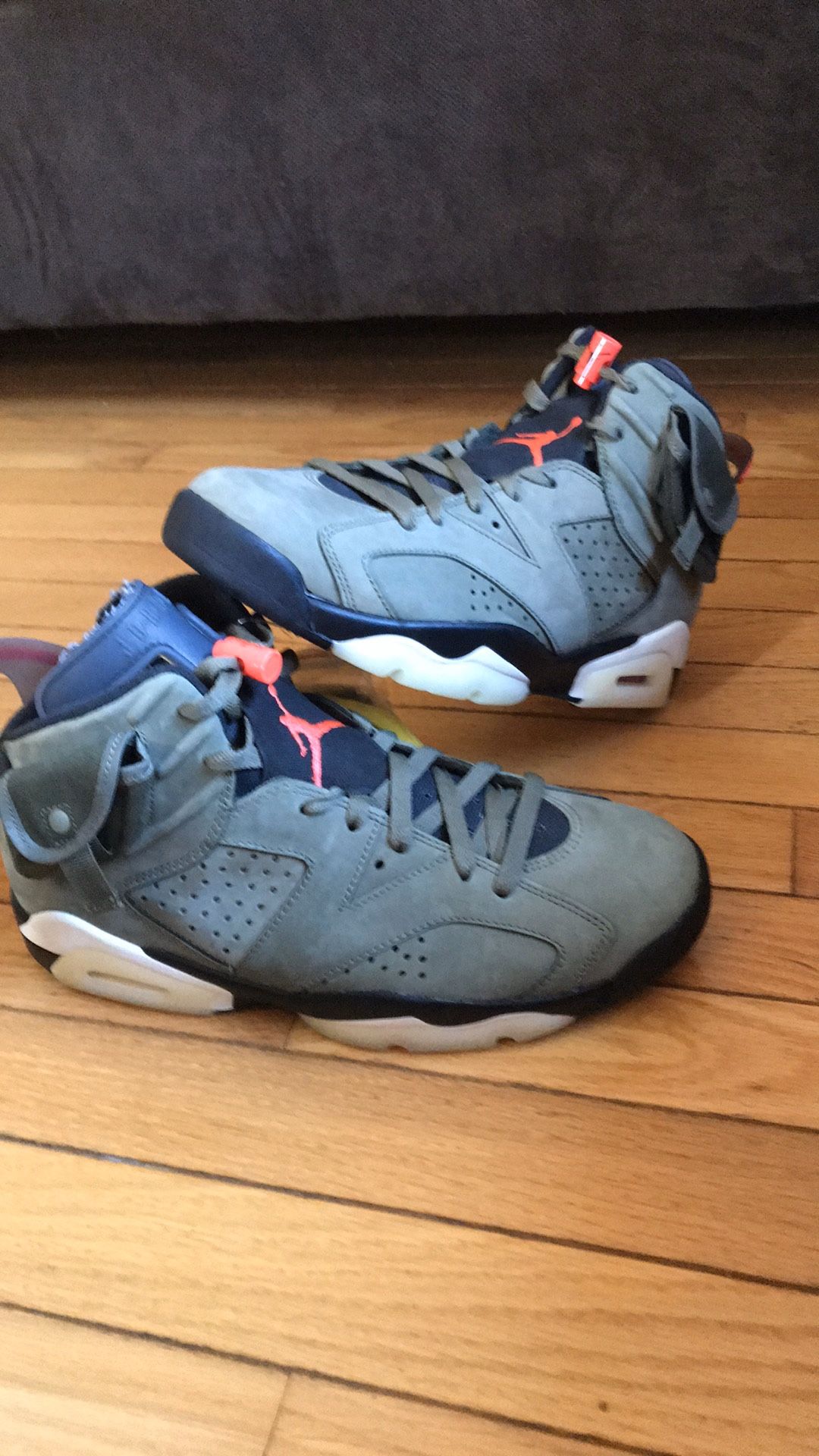 Travis Scott Jordan 6’s size 9.5