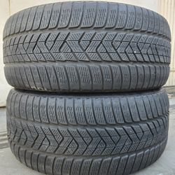 (2) 275 40 22 Pirelli Run Flat Tires 