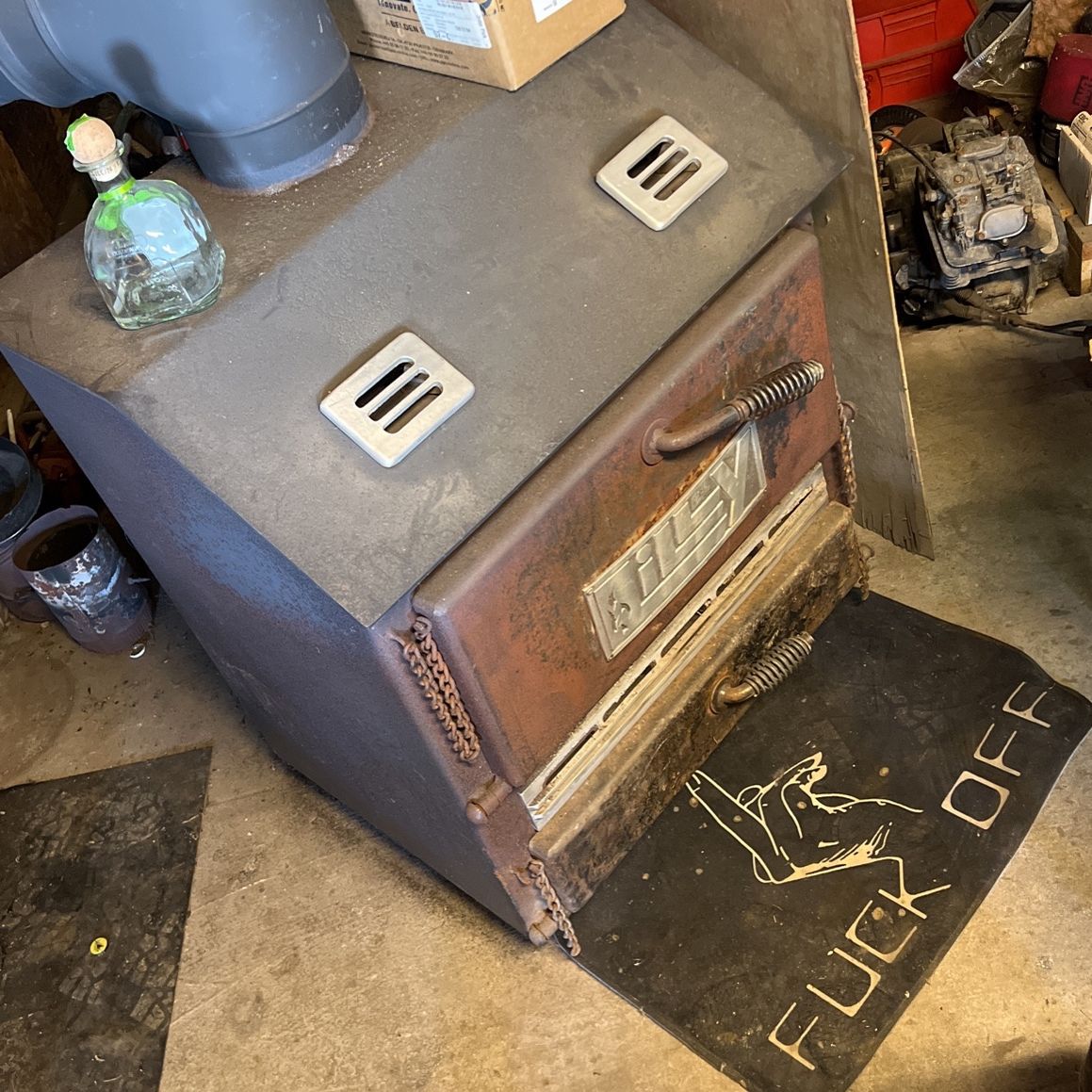 Lilly Wood Stove Great Shape 8” for Sale in Fostoria, OH - OfferUp