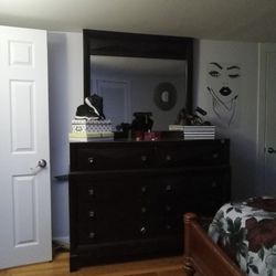 Bedroom Dresser With Mirror 
